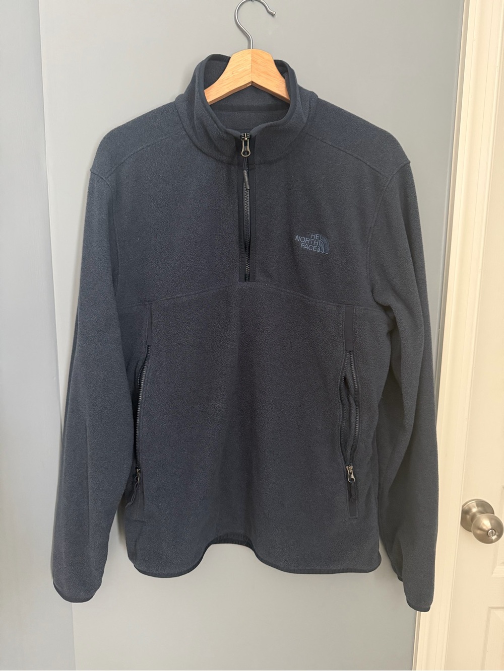The North Face Men's Dark Navy Quarter-Zip Fleece Pullover
